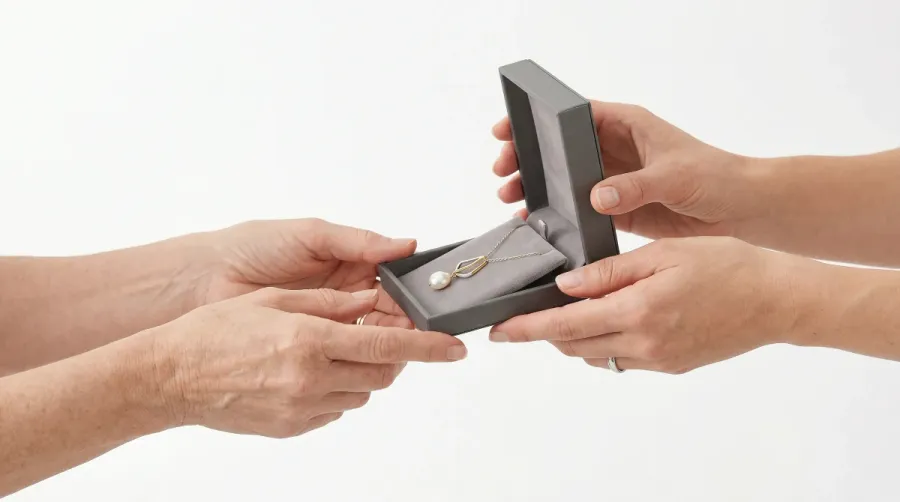 Joyas para mama: como elegir el regalo perfecto sin equivocarte