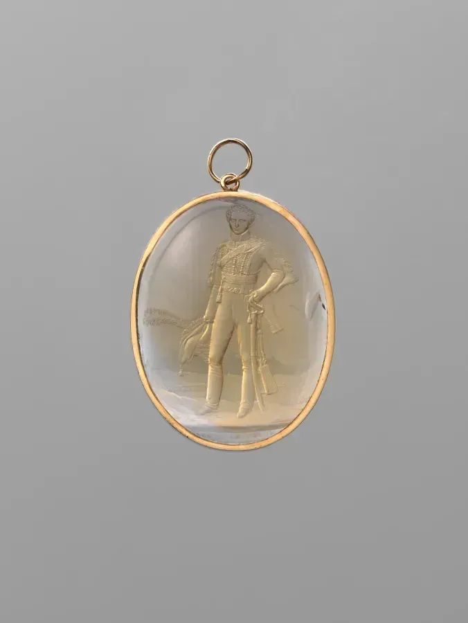 Резной портрет на цитрине в золотой оправе-подвеске, Италия, 1820 год