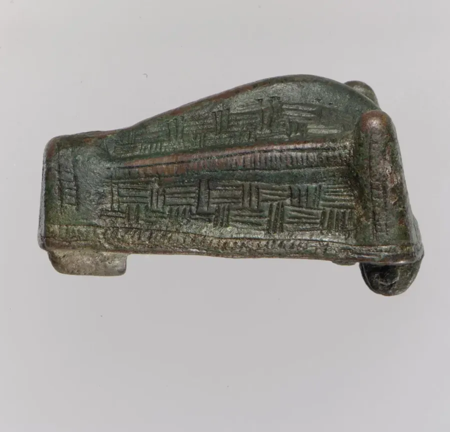 Broche con cabeza de animal, siglo XI, Escandinavia