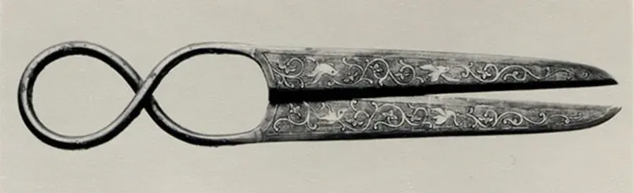 Старинные ножницы из серебра с частичной позолотой, Китай, VII - IX век