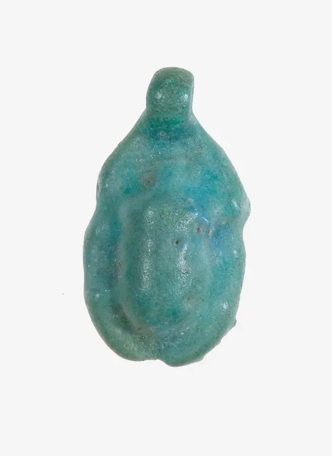 Colgante escarabajo del reinado de Amenofis III, dinastia XVIII