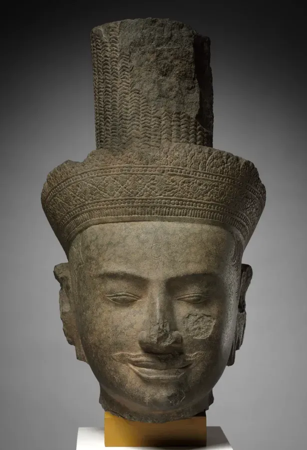 Cabeza de piedra de Shiva con un tercer ojo en la frente, escultura jemer del siglo XII